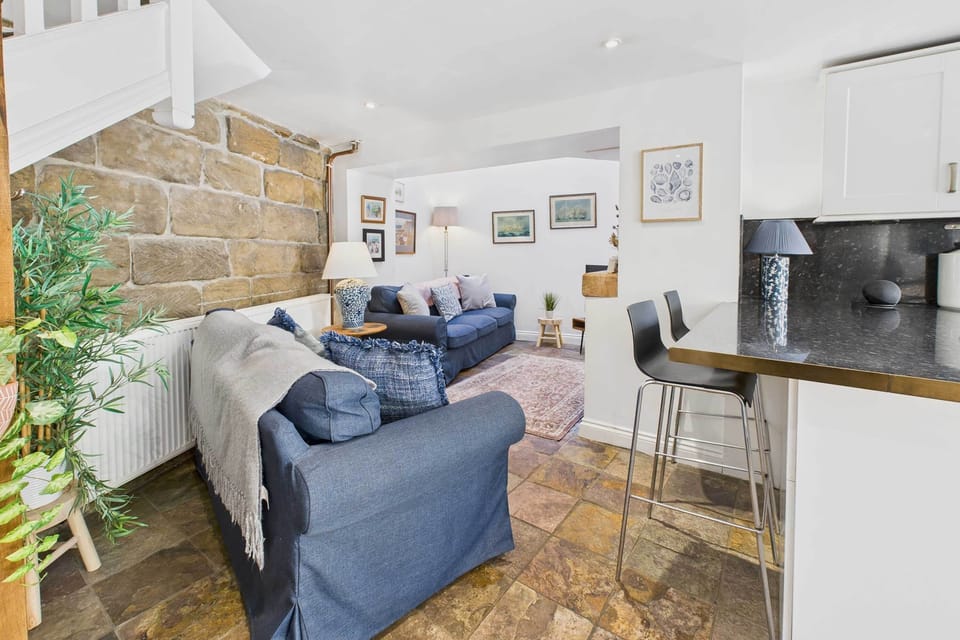 Luna Cottage, Staithes - Host & Stay