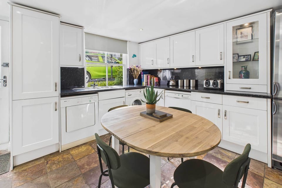 Luna Cottage, Staithes - Host & Stay
