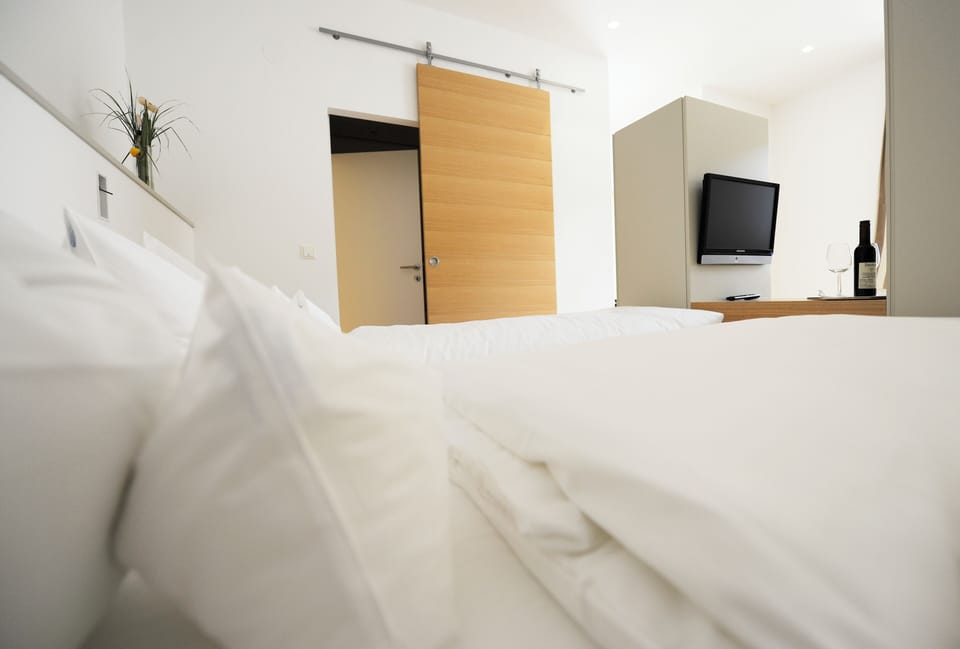 Double Room, Courtyard View | In-room safe, desk, laptop workspace, soundproofing