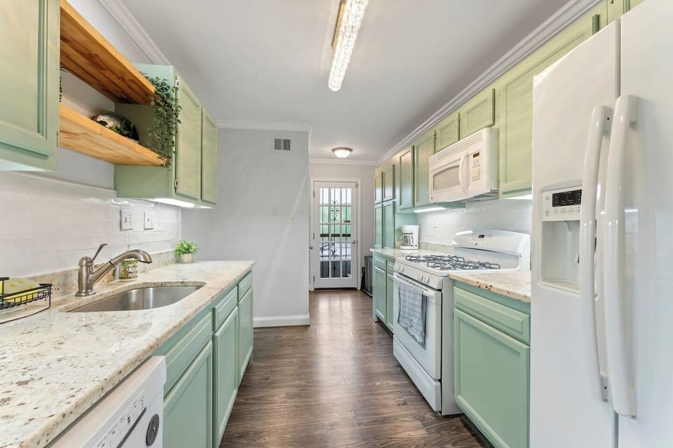 Fully equipped kitchen with all the essentials—perfect for preparing family meals or quick snacks