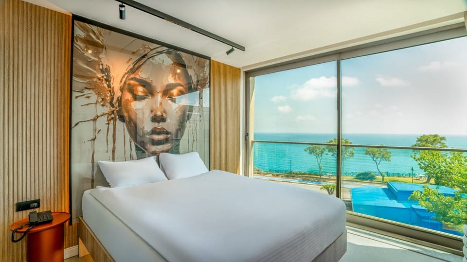 Standard Double Room | Premium bedding, minibar, in-room safe, desk