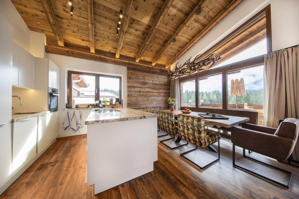 Chalet | Private kitchen | Stovetop, electric kettle