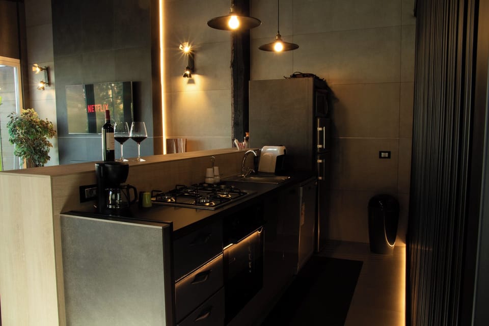 Deluxe Villa, Pool View | Private kitchen
