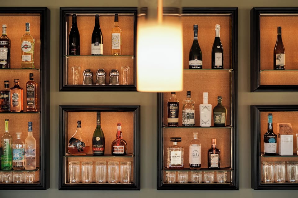 Cocktail bar