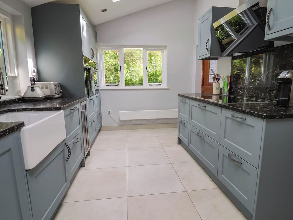 Fridge, microwave, dishwasher, toaster