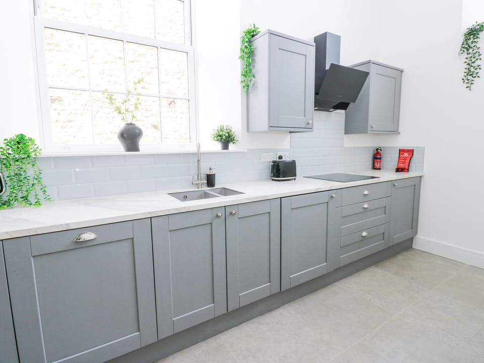 Dishwasher, cookware/dishes/utensils
