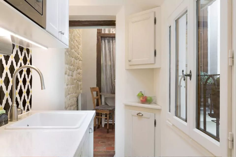 Le Diamant En Isle - Ile Saint Louis Apartment in Paris