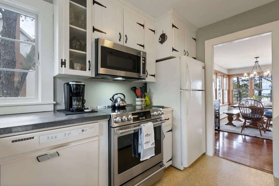 Fully equipped kitchen