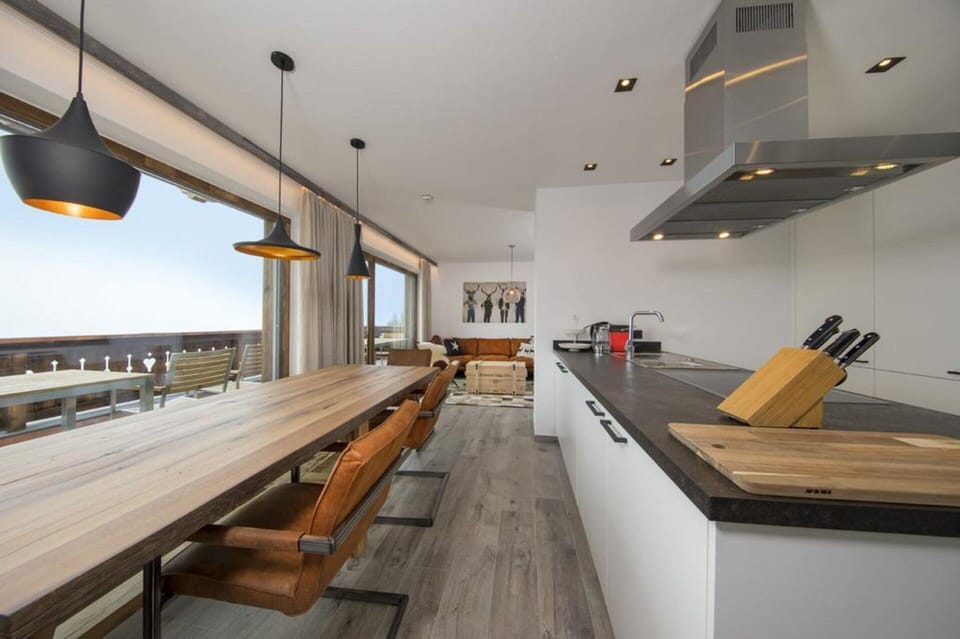 Chalet | Dining