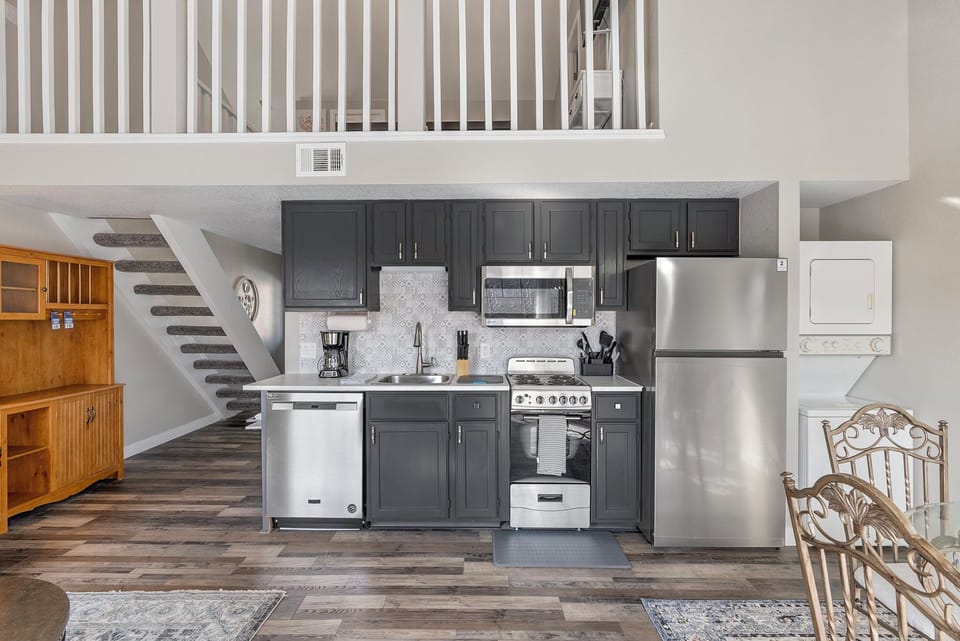 Get inspired to cook and entertain in the stylish and fully equipped kitchen, complete with all the modern amenities you need 