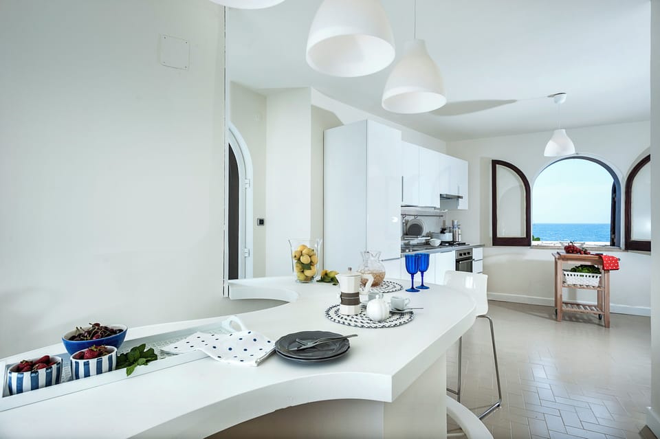 Luxury Villa | Private kitchen | Electric kettle, eco-friendly cleaning products
