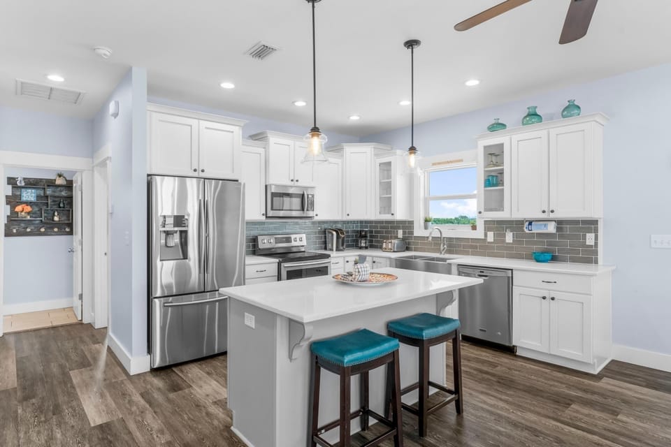 House, 5 Bedrooms, Private Pool, Partial Sea View | Private kitchen | Full-size fridge, microwave, oven, stovetop