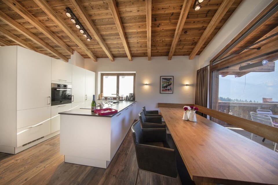 Chalet | Dining