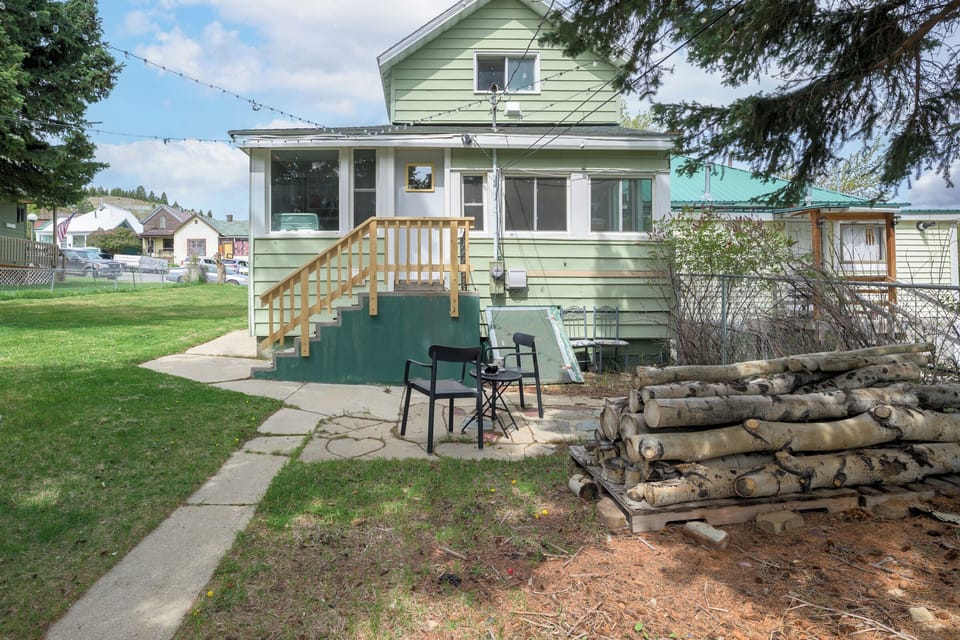 Enjoy your coffee and a good book in the spacious backyard. 