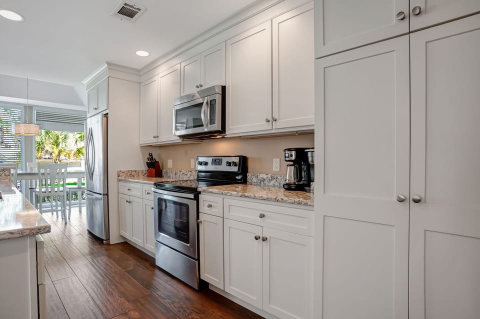 Villa, Multiple Beds, Patio, Garden View (1266 Harbour Town Club) | Private kitchen | Fridge, microwave, oven, stovetop