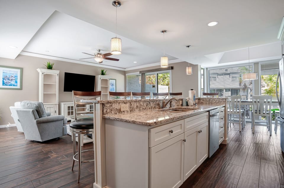 Villa, Multiple Beds, Patio, Garden View (1266 Harbour Town Club) | Private kitchen | Fridge, microwave, oven, stovetop