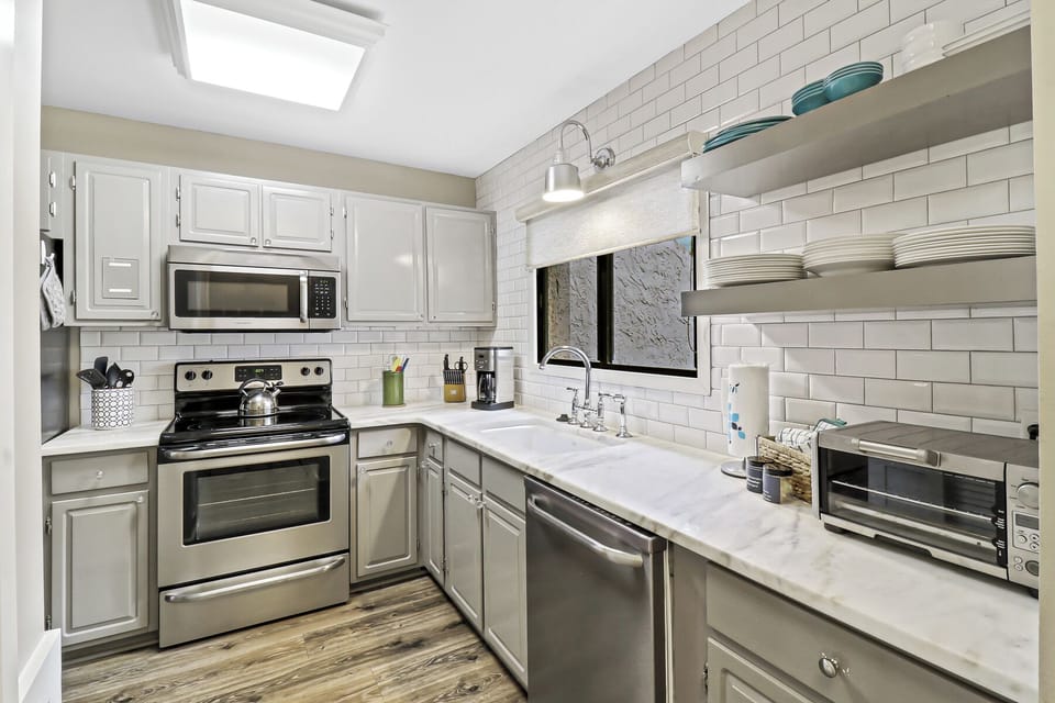 Villa, Multiple Beds, Patio, Garden View (965 Cutter Court) | Private kitchen | Coffee/tea maker, fridge, microwave, oven