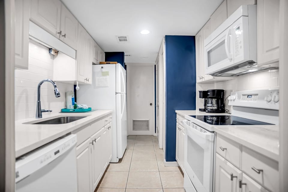 Villa, Multiple Beds, Patio, Pool View (287 Stoney Creek Villa) | Private kitchen | Fridge, microwave, oven, stovetop