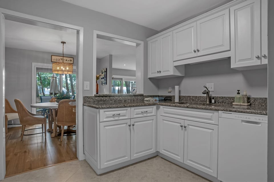 Villa, Multiple Beds, Patio, Golf View (2282 Heritage Villas) | Private kitchen | Fridge, microwave, oven, stovetop