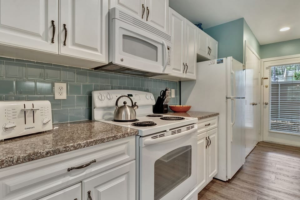 Villa, Multiple Beds, Patio, Golf View (2271 Heritage Villas) | Private kitchen | Fridge, microwave, oven, stovetop