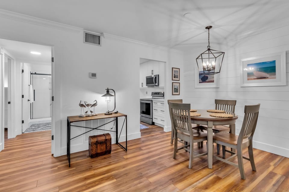 Villa, Multiple Beds, Balcony (1025 Caravel Court) | Dining