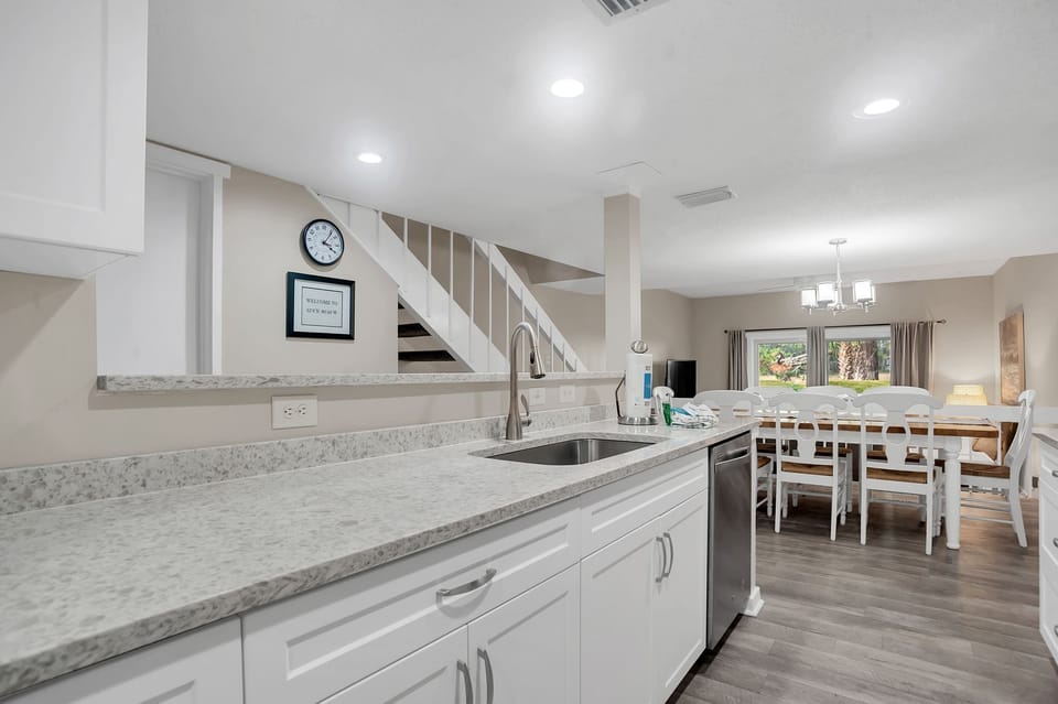 Villa, Multiple Beds, Patio, Garden View (264 Stoney Creek Villa) | Private kitchen | Fridge, microwave, oven, stovetop