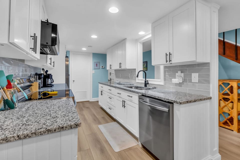 Villa, Multiple Beds, Balcony, Garden View (248 Stoney Creek Villa) | Private kitchen | Fridge, microwave, oven, stovetop