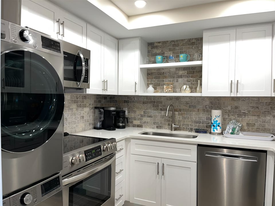 Villa, Multiple Beds, Kitchen (1797 Bluff Villas) | Private kitchen | Fridge, microwave, oven, stovetop