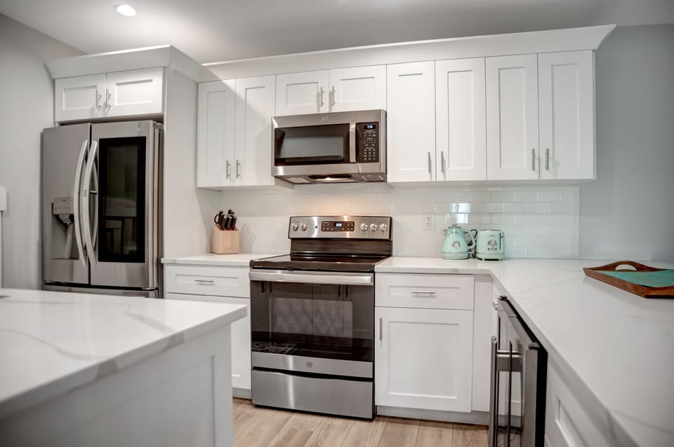 Villa, Multiple Beds, Kitchen, Garden View (805 Clipper Court) | Private kitchen | Fridge, microwave, oven, stovetop