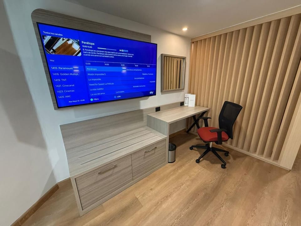 Standard Double Room | In-room safe, desk, laptop workspace, WiFi (free)