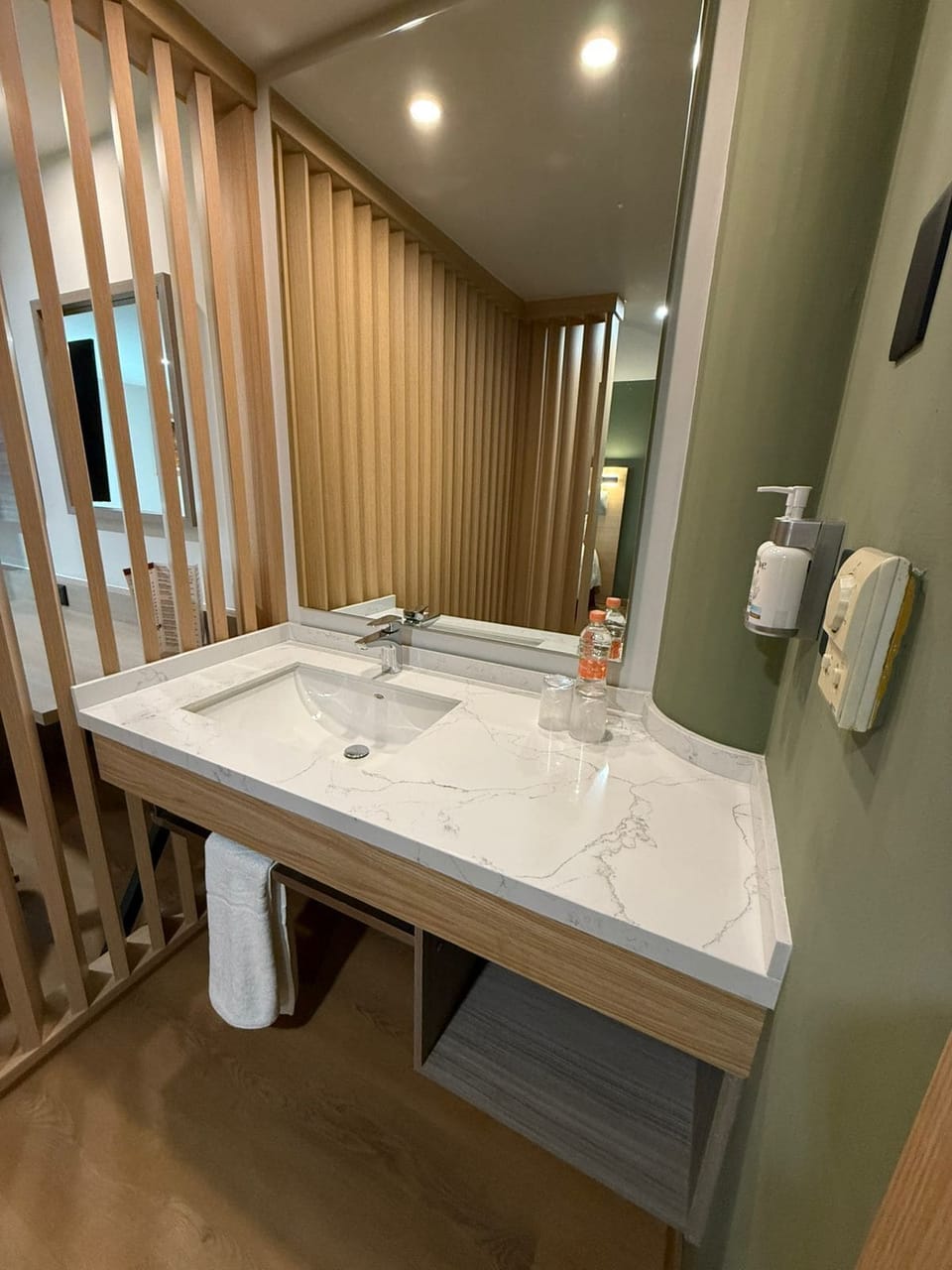 Shower, towels, soap, shampoo