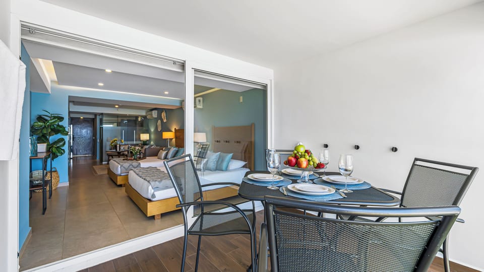 Comfort Apartment, 2 Queen Beds, Balcony, Beach View | Blackout drapes, iron/ironing board, free WiFi