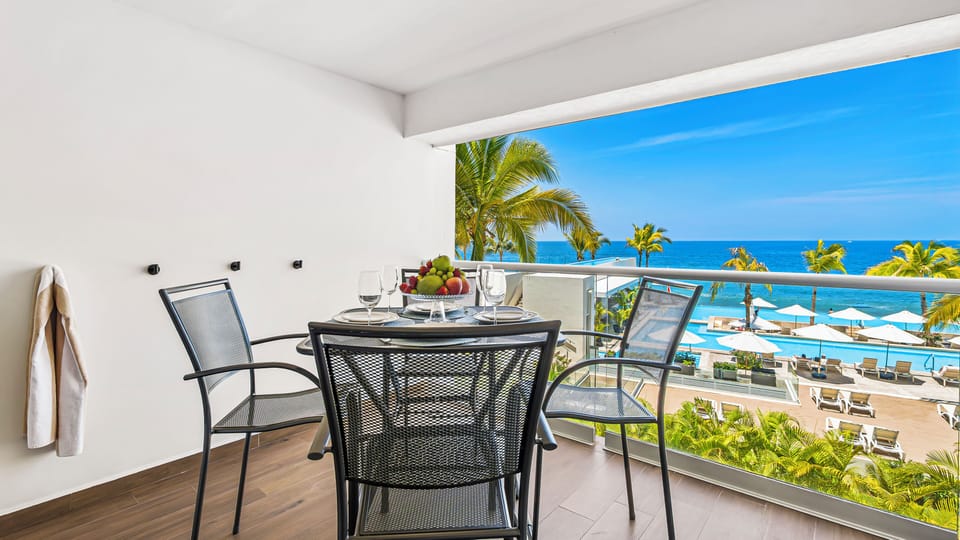 Comfort Apartment, 2 Queen Beds, Balcony, Beach View | Terrace/patio