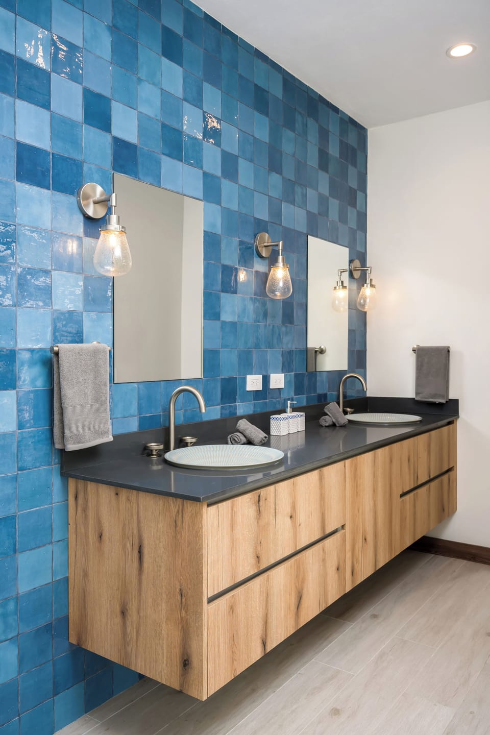 Main House Master Suite Ensuite Bathroom – 1st Floor