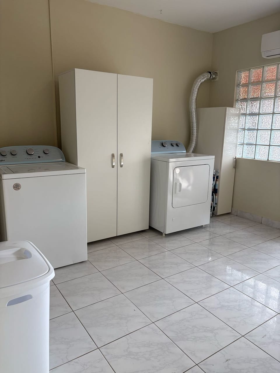Bijou Villa Bloemond- 3BR-2BTH-pool+ Studio (675)