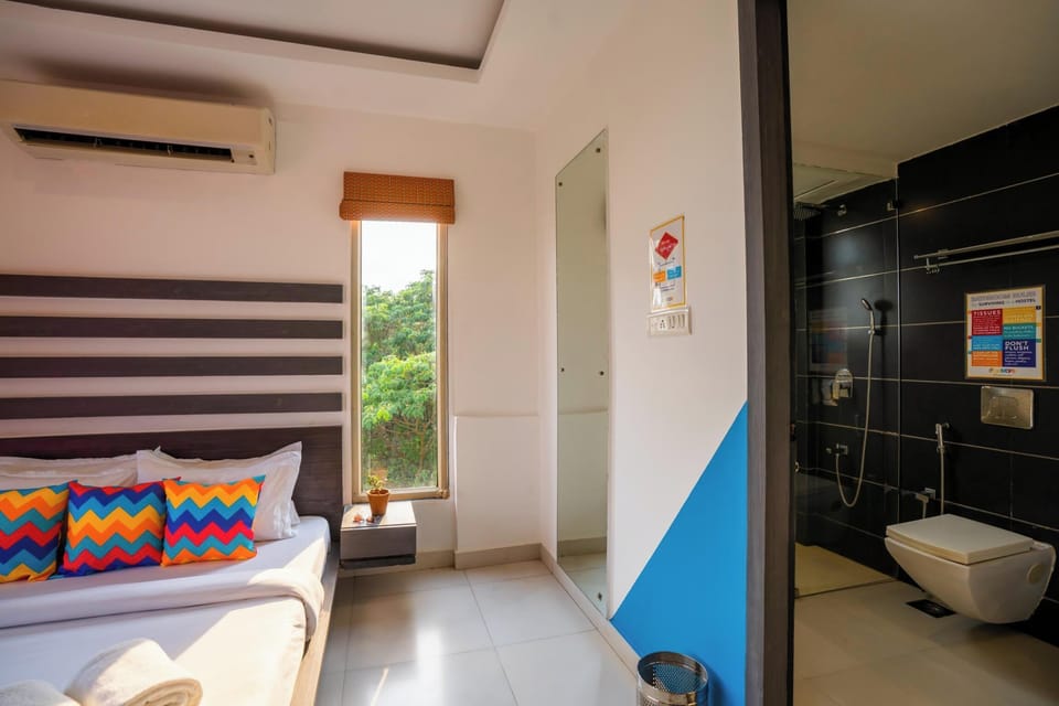 Deluxe Private AC Room with Balcony and Ensuite Bathroom | Free WiFi