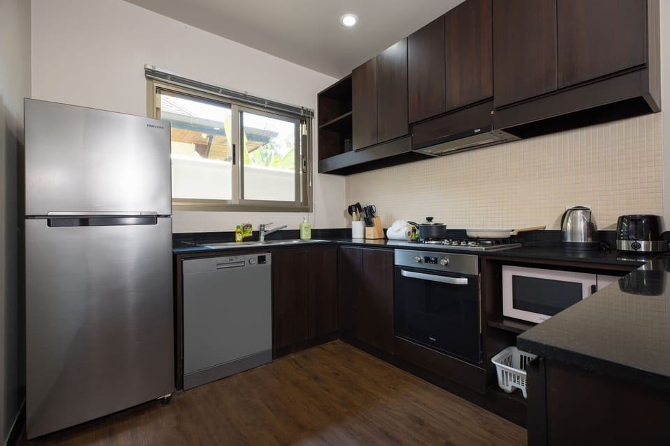 Family Villa, 3 Bedrooms, Pool View | Private kitchen | Electric kettle