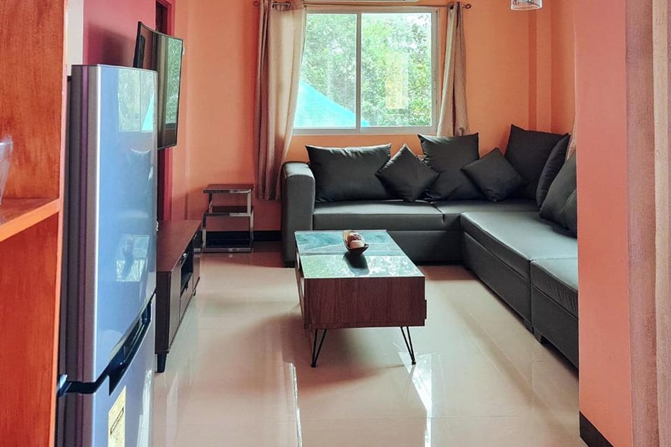 Family Room | Desk, rollaway beds, free WiFi, bed sheets