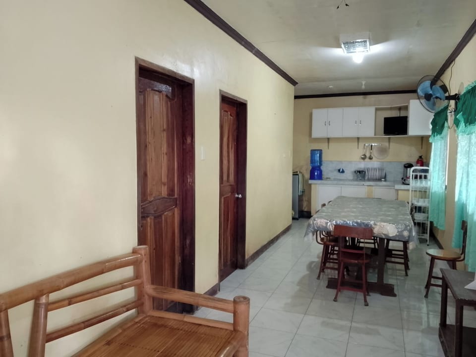 House | Free WiFi, bed sheets