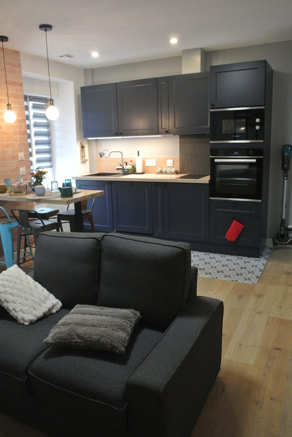 City Apartment, Garden View | Living area