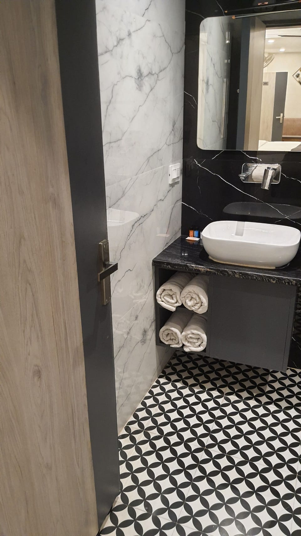 Family Quadruple Room | Bathroom | Shower, slippers, towels, soap
