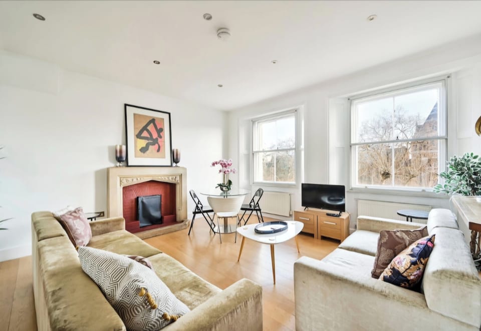 Apartment | Living area | TV