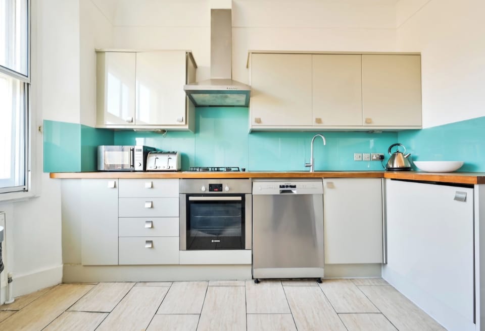 Apartment | Private kitchen | Fridge, microwave, oven, stovetop