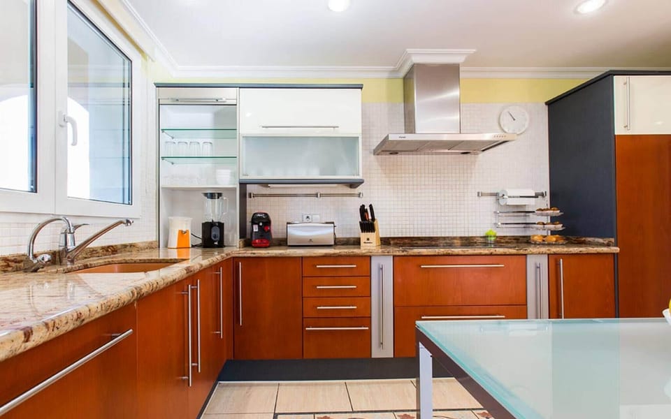 House, 5 Bedrooms, Smoking, Private Pool | Interior