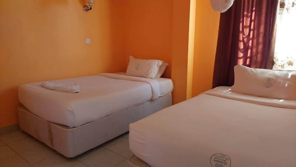 Deluxe Twin Room, Pool View | Free WiFi, bed sheets