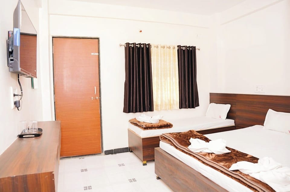 Hypo-allergenic bedding, desk, soundproofing, free WiFi