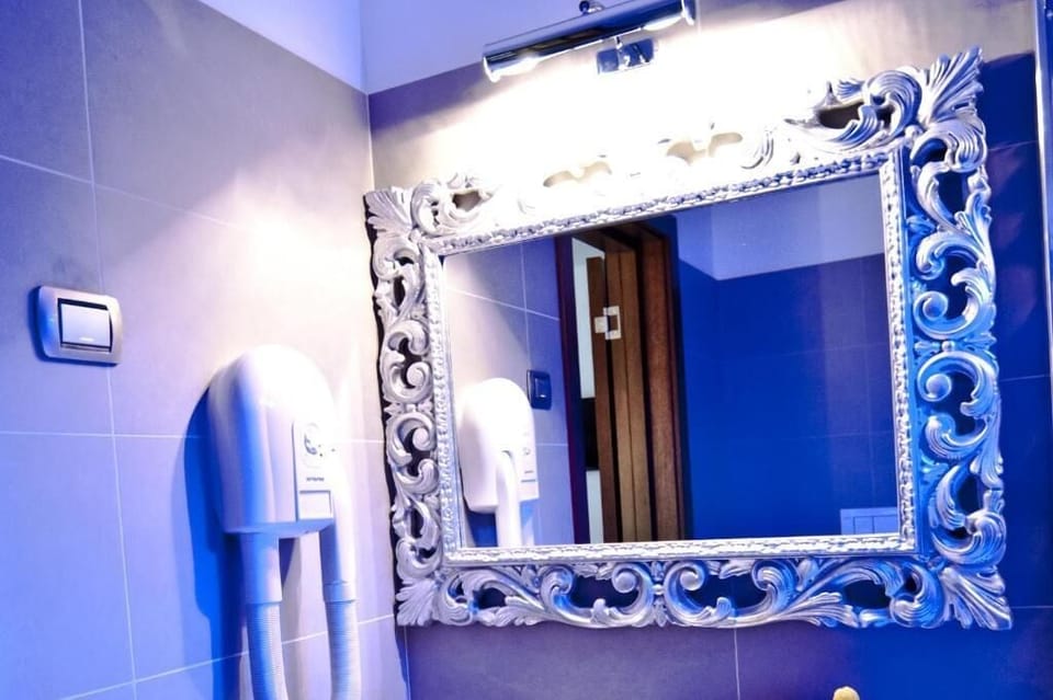 Deluxe Double Room | Bathroom | Free toiletries, slippers, bidet, soap