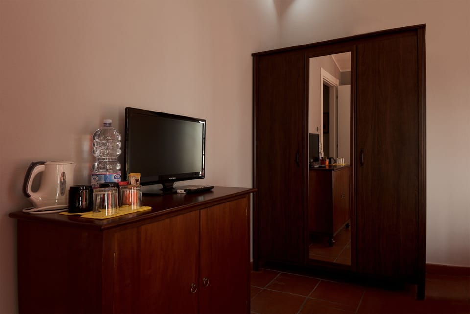 Double Room, Sea View | Premium bedding, soundproofing, iron/ironing board, rollaway beds