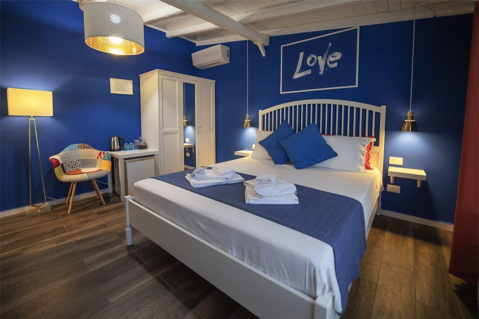 Traditional Double Room | Premium bedding, soundproofing, iron/ironing board, rollaway beds