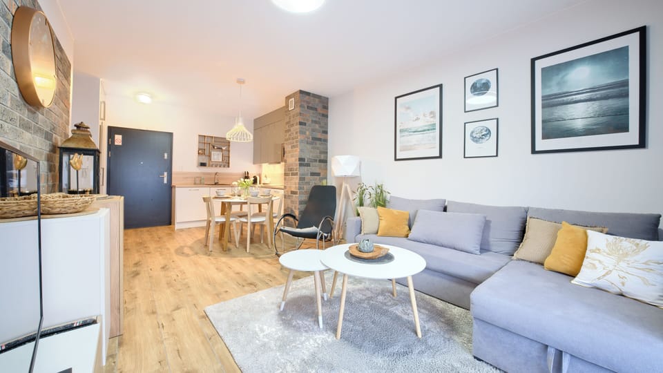 Apartment (12B/1) | Living area | Flat-screen TV